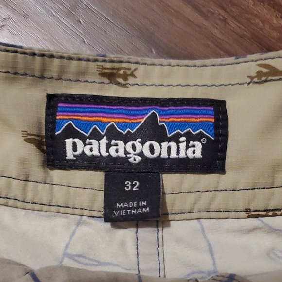 Patagonia Men's Floral Tan and Gray Board Shorts - Picture 2 of 6
